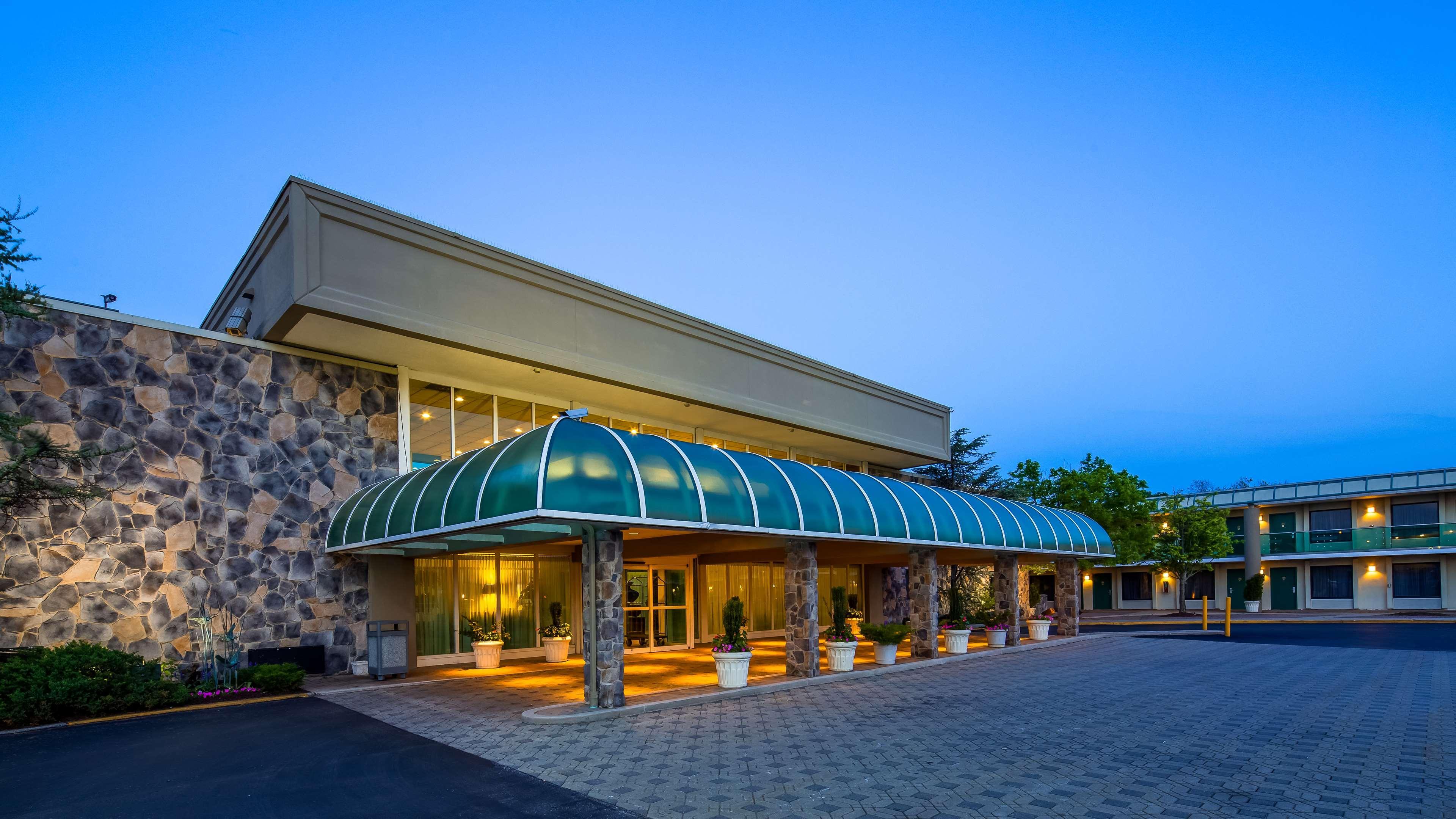Surestay Plus Hotel By Best Western Brandywine Valley Wilmington Bagian luar foto
