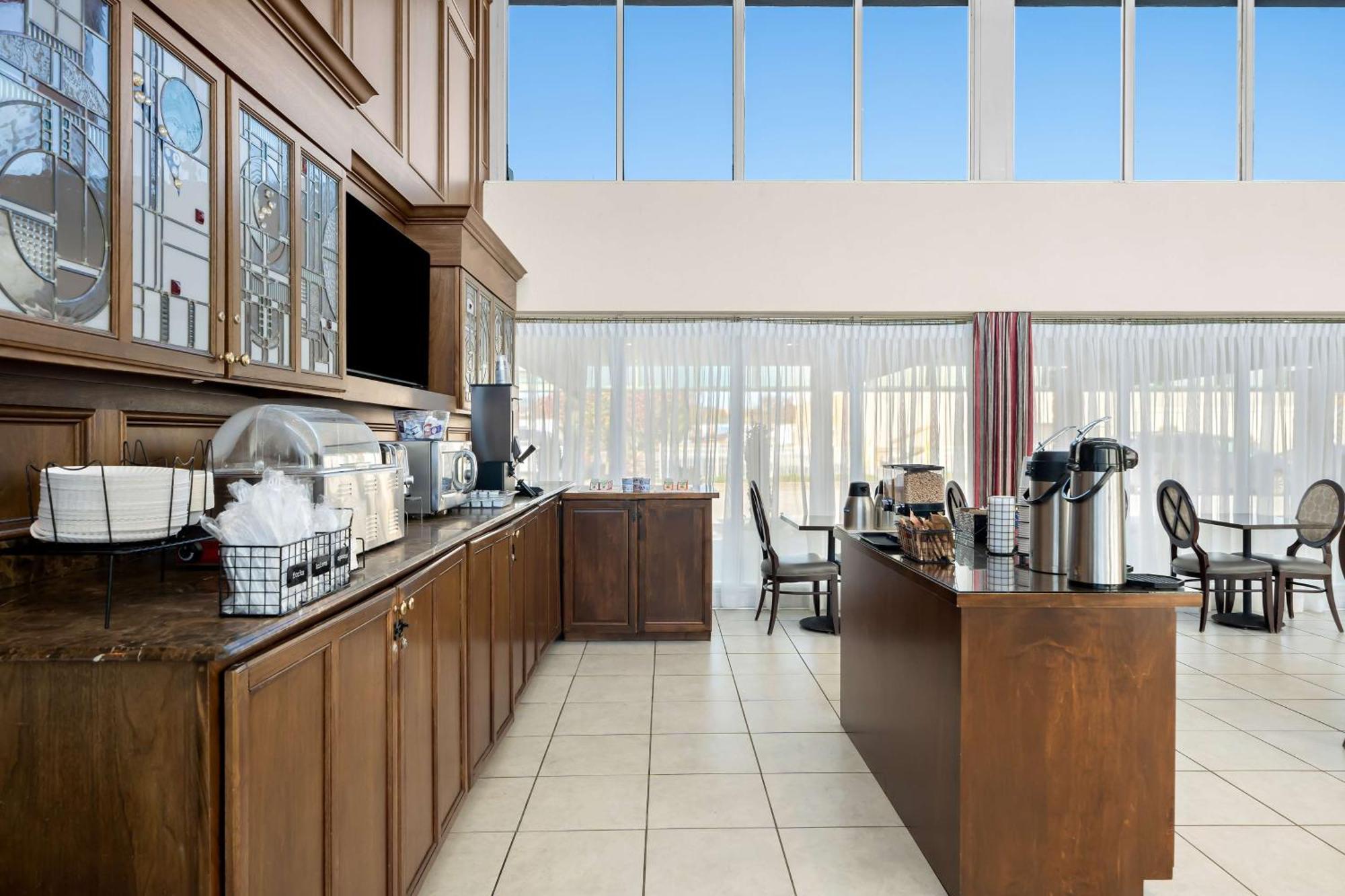 Brandywine Valley Inn Surestay Plus By Best Western Wilmington Bagian luar foto