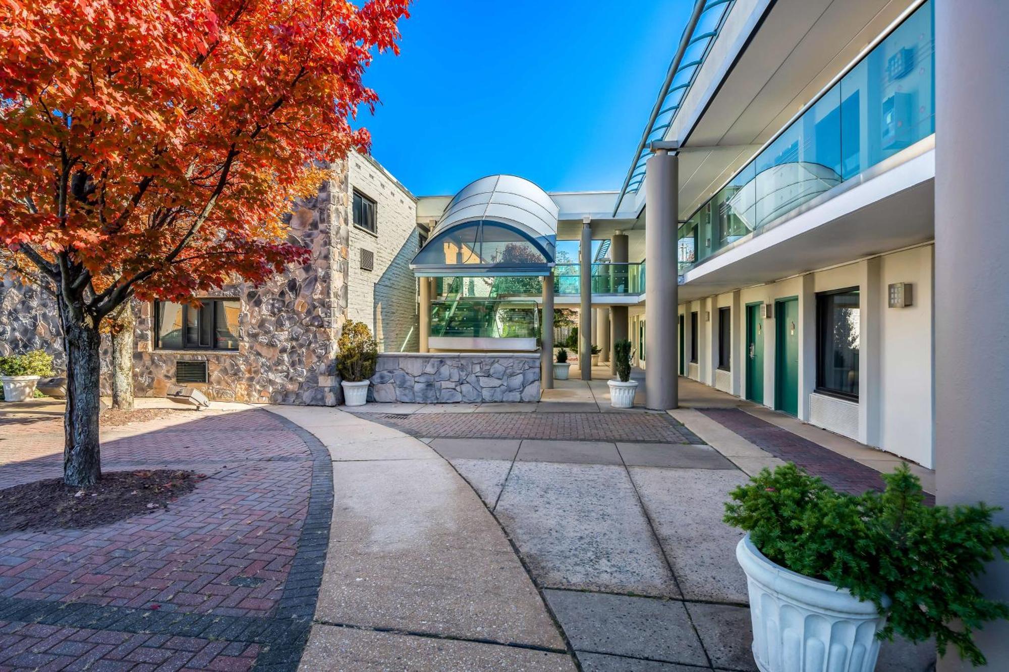 Brandywine Valley Inn Surestay Plus By Best Western Wilmington Bagian luar foto