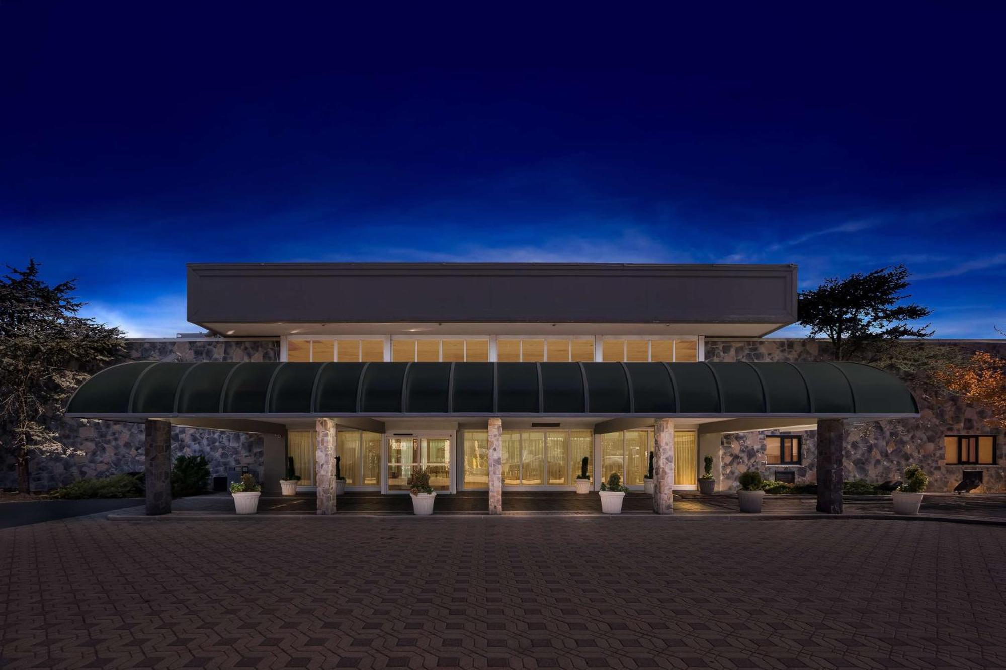 Brandywine Valley Inn Surestay Plus By Best Western Wilmington Bagian luar foto