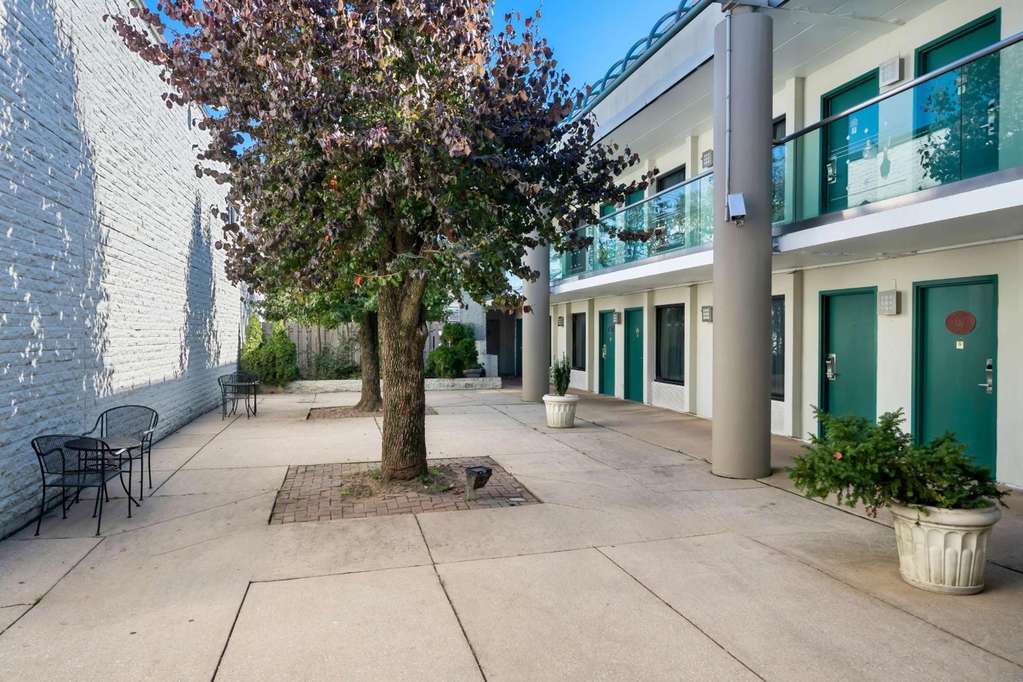 Brandywine Valley Inn Surestay Plus By Best Western Wilmington Bagian luar foto