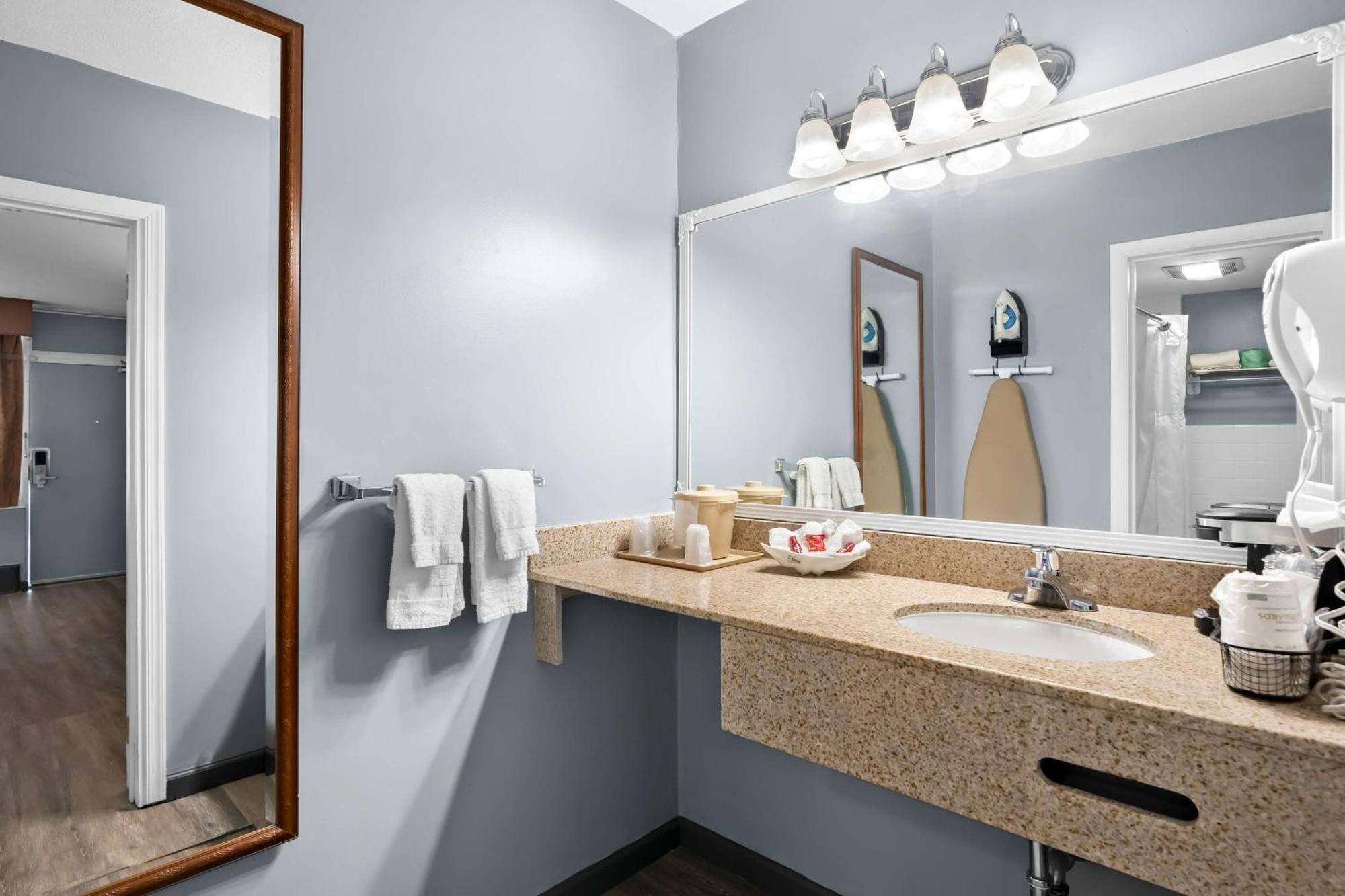 Brandywine Valley Inn Surestay Plus By Best Western Wilmington Bagian luar foto