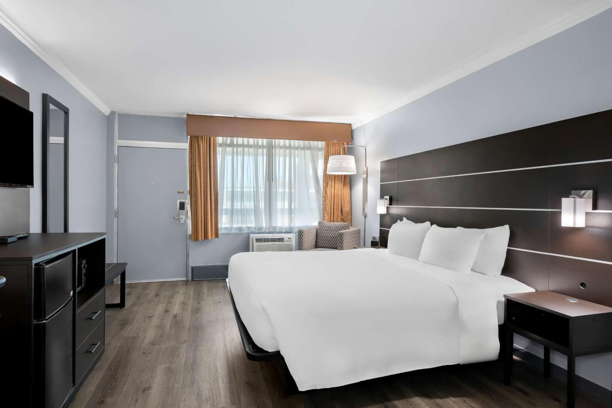 Brandywine Valley Inn Surestay Plus By Best Western Wilmington Bagian luar foto