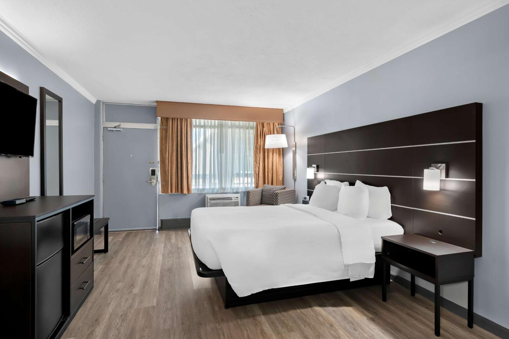 Brandywine Valley Inn Surestay Plus By Best Western Wilmington Bagian luar foto