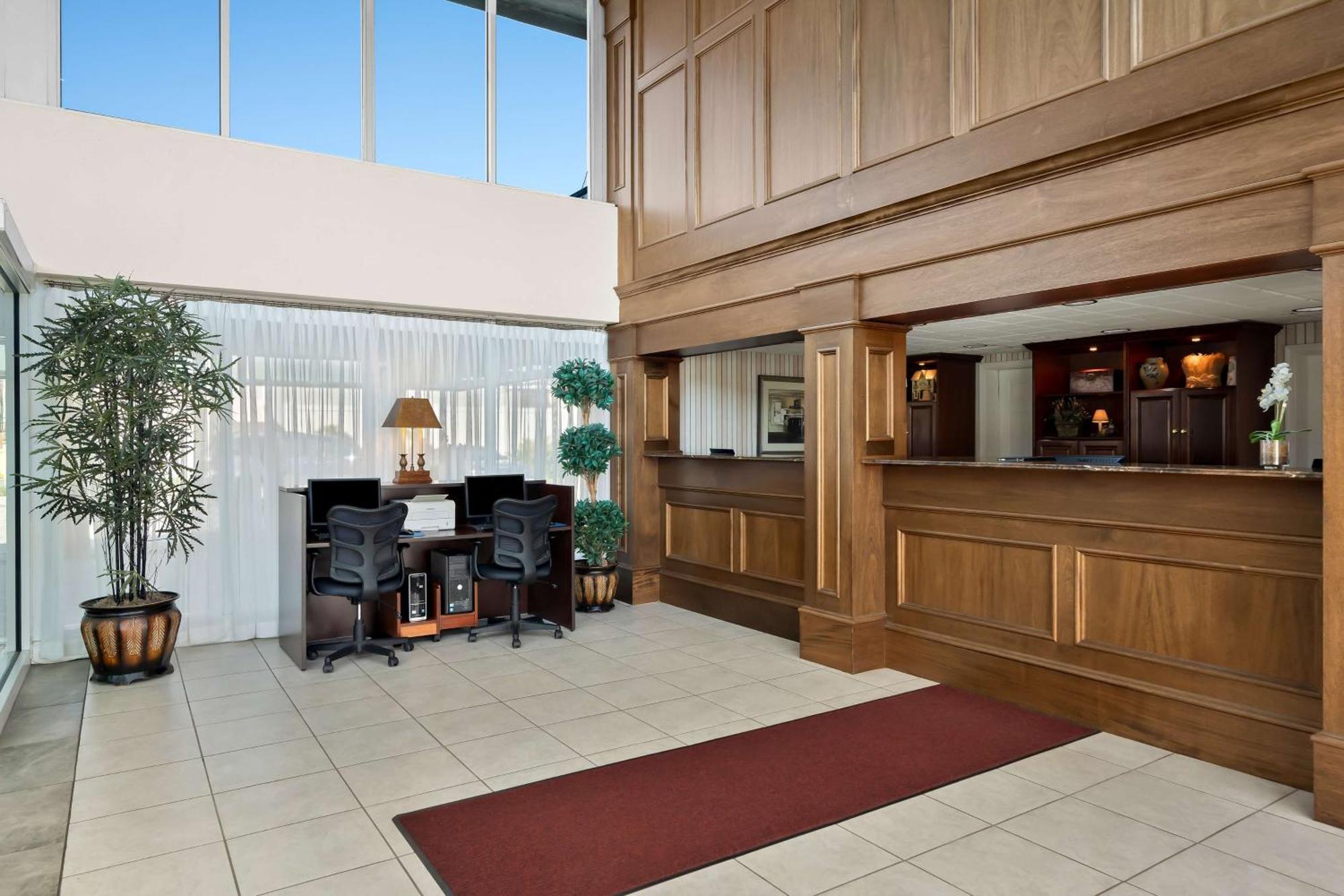 Brandywine Valley Inn Surestay Plus By Best Western Wilmington Bagian luar foto